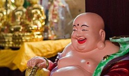 弥勒佛吃瓜视频,笑谈人间百态