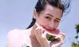 吃瓜图片大全女,揭秘吃瓜图片大全中的女生世界