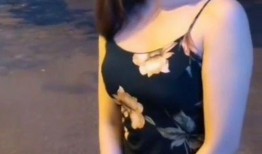 越南美女吃泡瓜,美女品尝独特泡瓜美食之旅